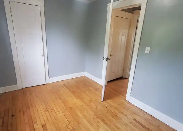 Property at 3303 W Juneau Ave Unit 5, Milwaukee, WI, 53208, 2 beds, 1 bath, [object Object]