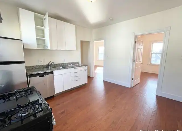Property at 19 Eastman St, Dorchester, MA, 02125, 3 beds, 1 bath, [object Object]