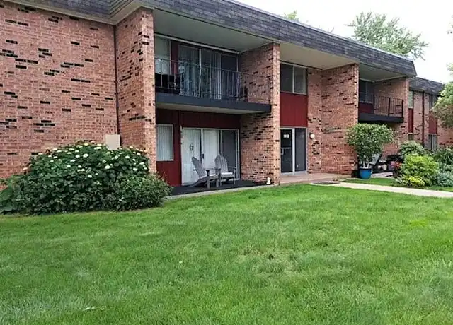 Property at Maison Royale Apartments - 1807 Beech St, Valparaiso, IN, 46383, 1-2 bed, 1 bath, [object Object]