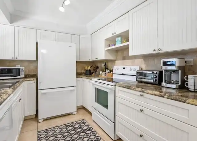 Property at 2320 SE 6th St, Pompano Beach, FL, 33062, 3 beds, 3 baths, [object Object]