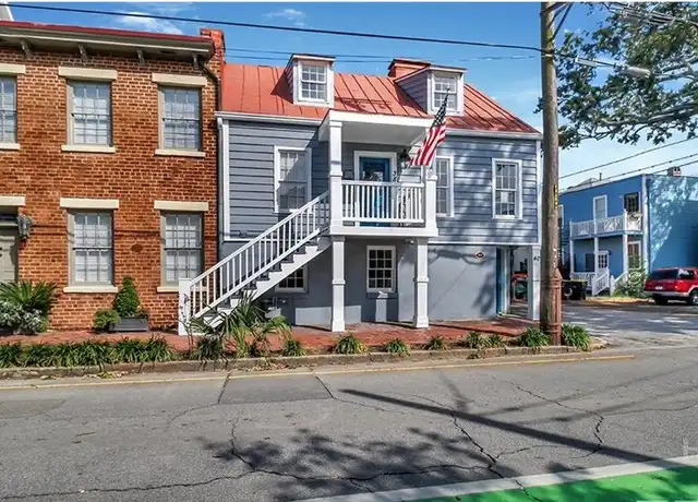 Property at 38 Price St, Savannah, GA, 31401, 2 beds, 2 baths, [object Object]