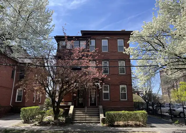 Property at 37 Hungerford St Unit 3, Hartford, CT, 06106, 3 beds, 1 bath, [object Object]