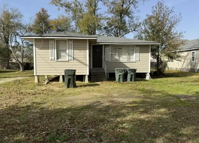 Property at 2512 Creole St, Lake Charles, LA, 70601, 3 beds, 2 baths, [object Object]
