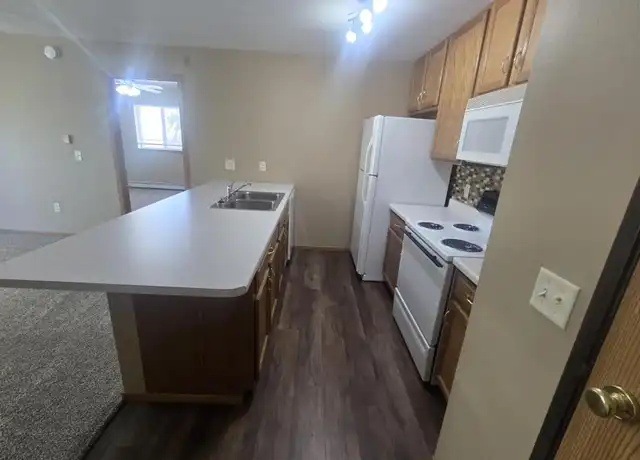 Property at 4121 W Newcomb Dr Unit 202, Sioux Falls, SD, 57106, 1 bed, 1 bath, [object Object]