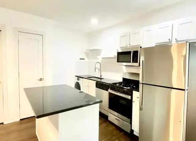 Property at 110 E 40th St Unit 208, Kansas City, MO, 64111, 1 bed, 1 bath, [object Object]