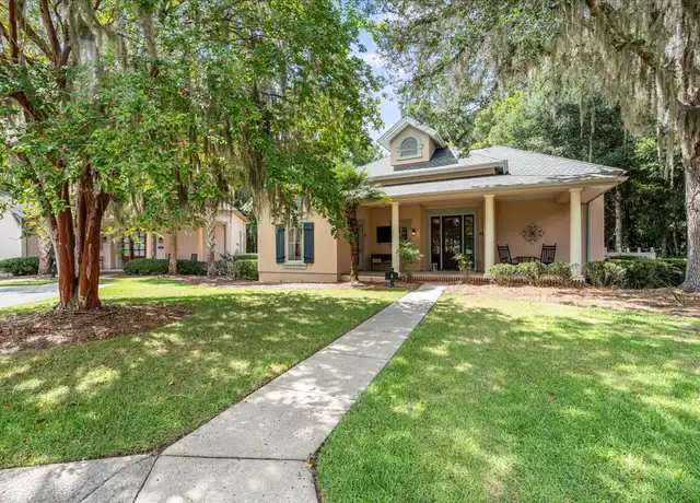 Property at 3 Claremont Ave, Bluffton, SC, 29910, 2 beds, 2 baths, [object Object]