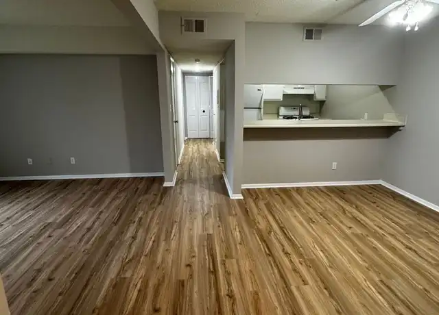Property at 5810 Meadows Dr Unit 6006H, Fort Wayne, IN, 46804, 1 bed, 1 bath, [object Object]