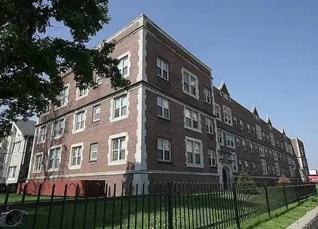 Property at 213 - BARRINGTON ASSOC., LLC - 57 E 38th St, Indianapolis, IN, 46205, 1 bed, 1 bath, [object Object]