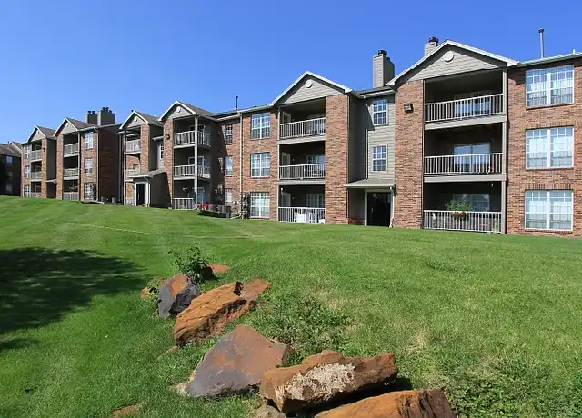 Property at Tanglewood Apartments - 301 N 44th St, Lincoln, NE, 68503, 1-2 bed, 1-2 bath, [object Object]
