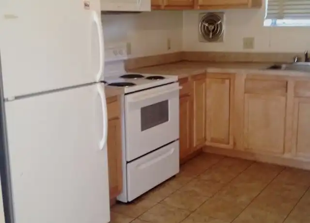 Property at 378 Park Rd, West Hartford, CT, 06119, 2 beds, 1 bath, [object Object]