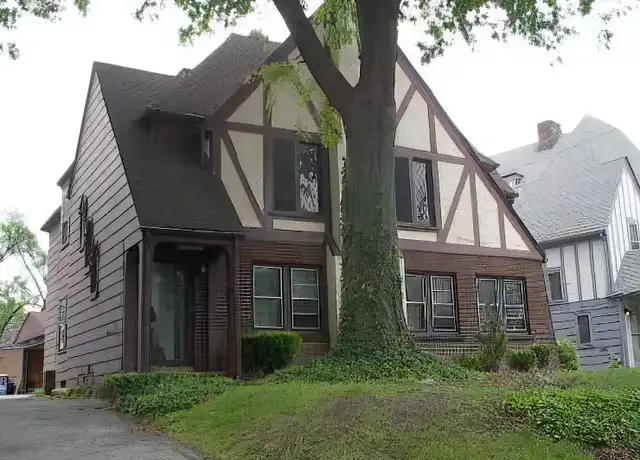 Property at 18323 Newell Rd Unit 1, Shaker Heights, OH, 44122, 2 beds, 1 bath, [object Object]