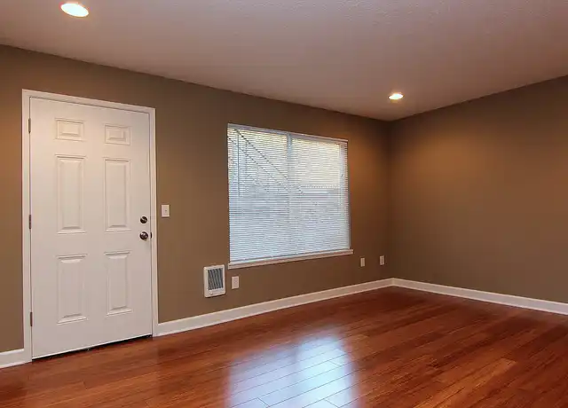 Property at Fulton Park Apartments - 7350 SW Barbur Blvd, Portland, OR, 97219, 1 bed, 1 bath, [object Object]