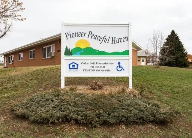 Property at 1043 Enterprise Ave, Dickinson, ND, 58601, 1 bed, 1 bath, [object Object]