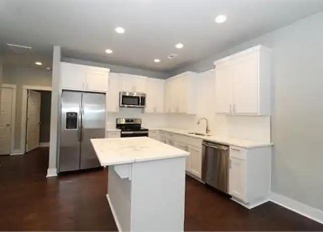 Property at 910 W Cato Springs Rd, Fayetteville, AR, 72701, 3 beds, 2.5 baths, [object Object]
