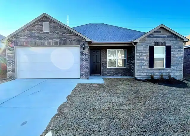 Property at 909 E Egret Rd, Fayetteville, AR, 72701, 3 beds, 2 baths, [object Object]