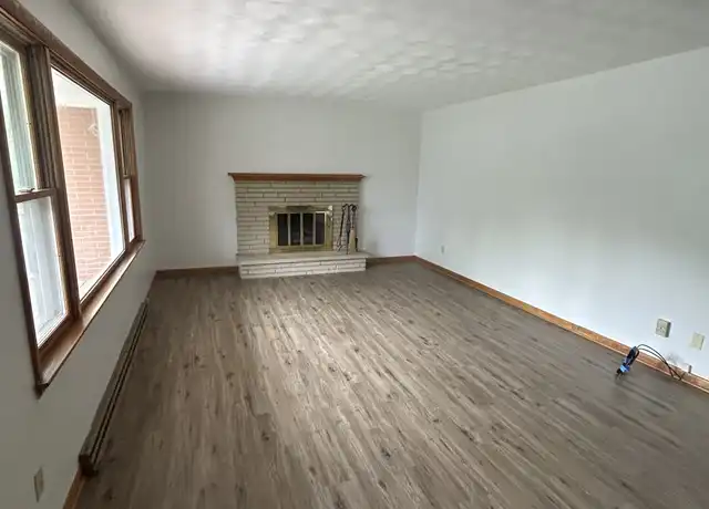 Property at 296 Knoll Dr, Granville, OH, 43023, 3 beds, 1.5 baths, [object Object]