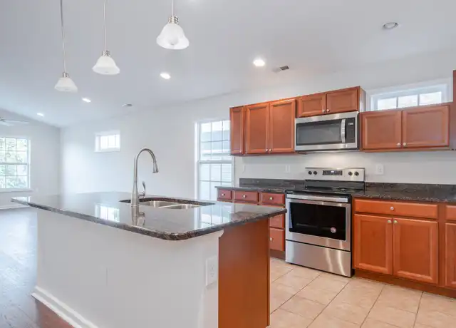 Property at 110 Aaliyah Ln, Radford, VA, 24141, 3 beds, 2 baths, [object Object]