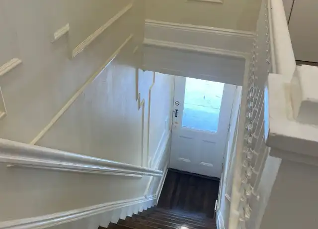 Property at 339 Wayne St Unit 2nd Fl, Bridgeport, CT, 06606, 3 beds, 1 bath, [object Object]