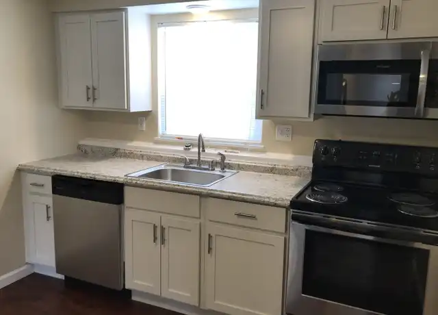 Property at Stonecrest Town Homes And Apartments - 44 McConnell Rd, Cecil, PA, 15321, 2 beds, 1 bath, [object Object]