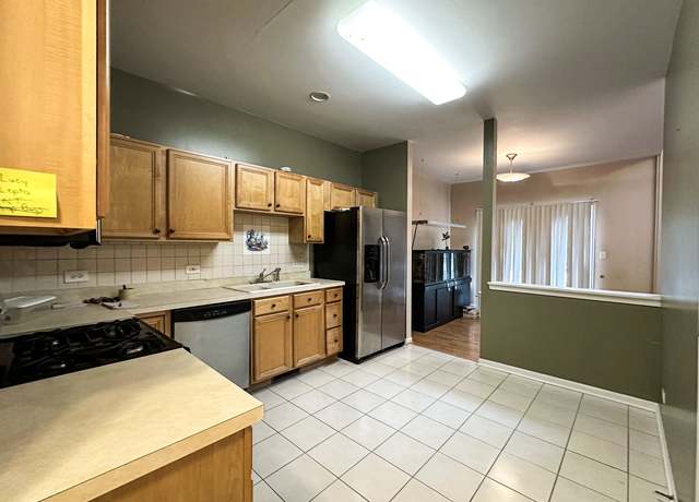 Photo of 264 Blue Spruce Ln, Glendale Heights, IL 60139