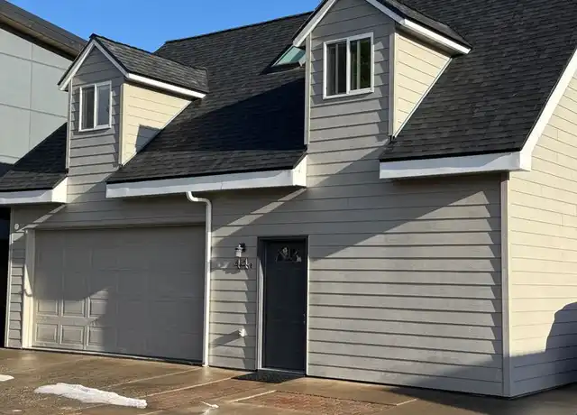 Property at 44 SW Roosevelt Ave Unit B, Bend, OR, 97702, 2 beds, 1 bath, [object Object]