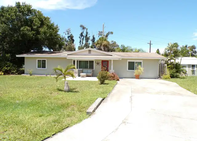 Property at 239 Cocoa Ln, Venice, FL, 34293, 3 beds, 2 baths, [object Object]