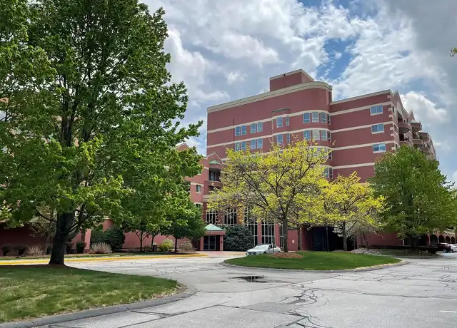 Property at Carisbrooke at Manchester - 180 Woodbury St, Manchester, NH, 03102, 2 beds, 1-2 bath, [object Object]