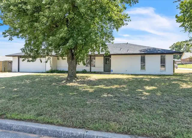 Property at 9800 Willow Wind Dr, Midwest City, OK, 73130, 3 beds, 2 baths, [object Object]