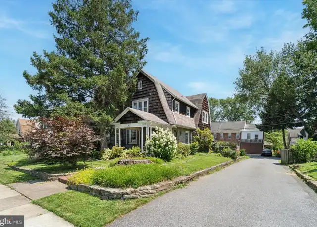 Property at 1422 Surrey Ln, Wynnewood, PA, 19096, 3 beds, 2 baths, [object Object]