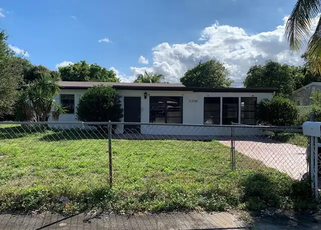 Property at 2206 SW 5th St, Fort Lauderdale, FL, 33312, 4 beds, 2 baths, [object Object]