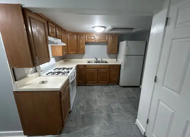 Property at 1533 Winslow St Unit 5, Racine, WI, 53404, 2 beds, 1 bath, [object Object]