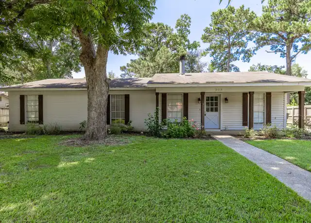 Property at 203 Patrician St, Fairhope, AL, 36532, 3 beds, 2 baths, [object Object]
