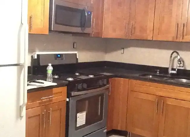 Property at 18 Hall St Unit 2, Waltham, MA, 02453, 2 beds, 1 bath, [object Object]