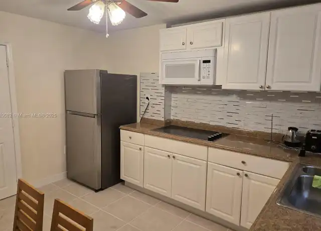 Property at 5712 Hollywood Blvd Unit 2, Hollywood, FL, 33021, 1 bed, 1 bath, [object Object]