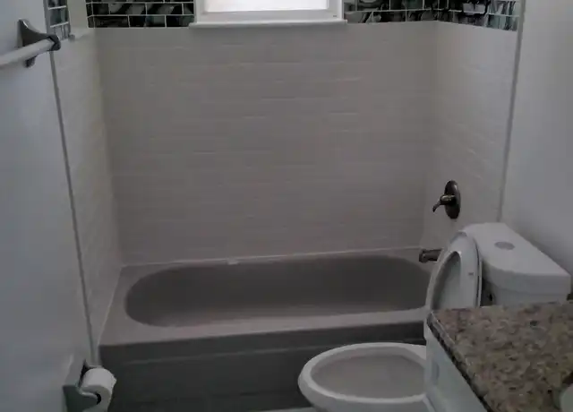 Property at 118 SW Fairway Ave, Port Saint Lucie, FL, 34983, 1 bed, 1 bath, [object Object]
