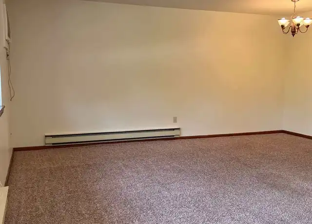 Property at 700 S Holden St, Warrensburg, MO, 64093, 2 beds, 1 bath, [object Object]
