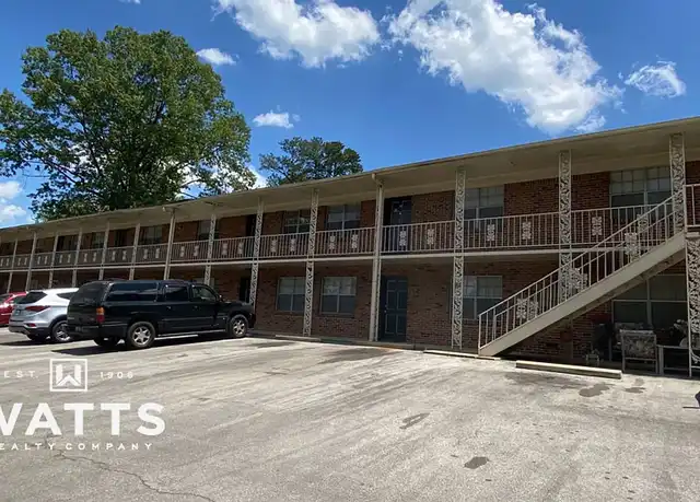 Property at Roebuck Villa Apartments - 8909 Parkway E, Birmingham, AL, 35206, 2 beds, 1-1.5 bath, [object Object]