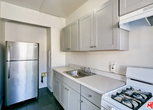 Property at 4019 W Olympic Blvd Unit 4019, Los Angeles, CA, 90019, 1 bed, 1 bath, [object Object]