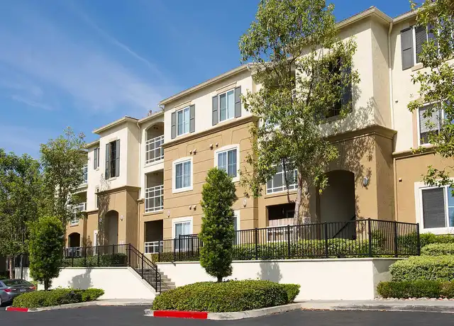 Property at Bella Vista At Warner Ridge - 6150 De Soto Ave, Woodland Hills, CA, 91367, 1 bed, 1 bath, [object Object]
