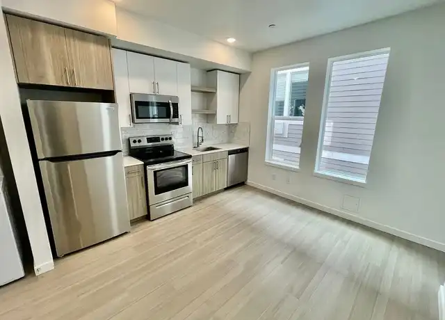 Property at Greenwich Ave Apartments - 7110 N Greenwich Ave, Portland, OR, 97217, 0 beds, 1 bath, [object Object]