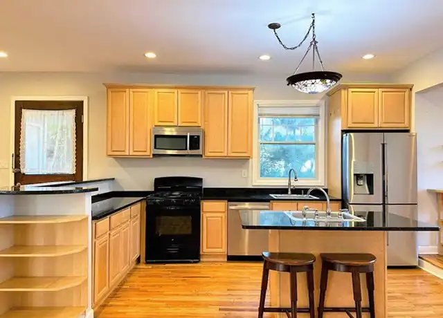 Property at 59 Myrtle Ave Unit 1, Edgewater, NJ, 07020, 3 beds, 2 baths, [object Object]