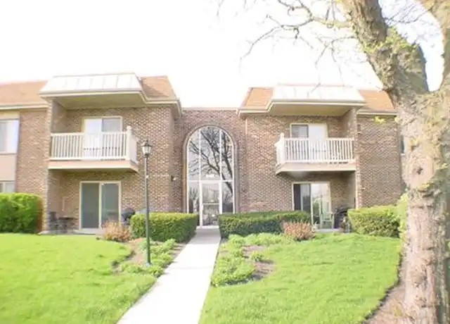 Property at 2415 N Kennicott Dr Unit 2D, Arlington Heights, IL, 60004, 1 bed, 1 bath, [object Object]