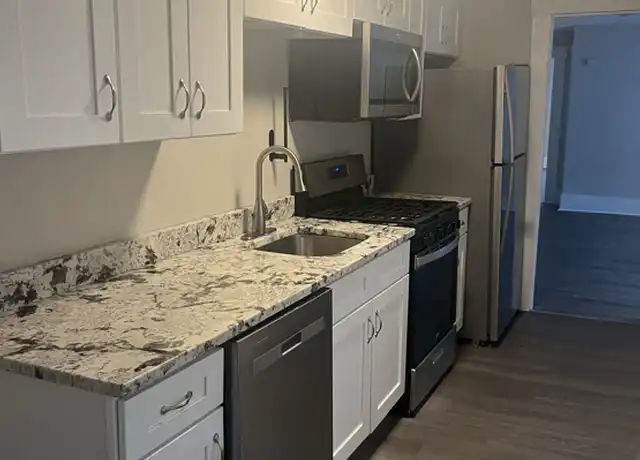 Property at 114 Portland St Unit 3, Haverhill, MA, 01830, 1 bed, 1 bath, [object Object]