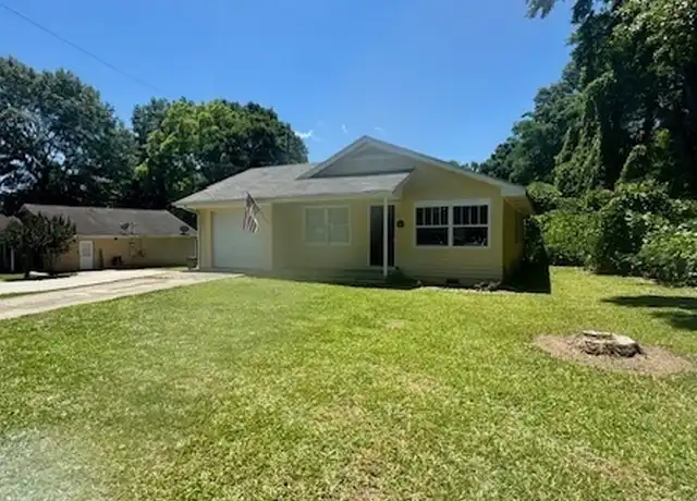 Property at 514 S Broad St, Toccoa, GA, 30577, 3 beds, 2 baths, [object Object]