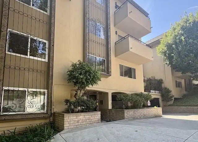 Property at 6752 Hillpark Dr #303, Los Angeles, CA, 90068, 1 bed, 2 baths, [object Object]