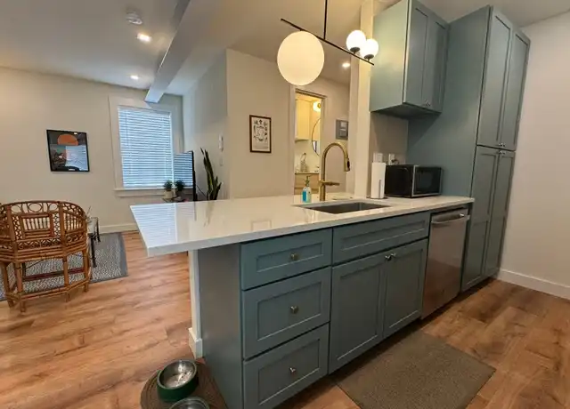 Property at 2808 Jefferson St, Austin, TX, 78703, 1 bed, 1 bath, [object Object]