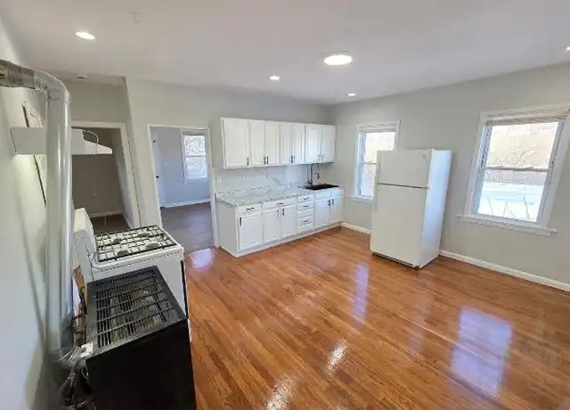 Property at 10 Division St, Lincoln, RI, 02865, 3 beds, 1 bath, [object Object]