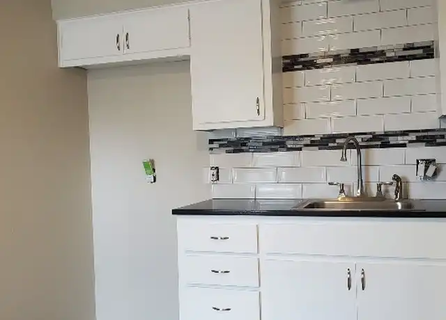 Property at 103 E Boyce St, Manor, TX, 78653, 2 beds, 1 bath, [object Object]