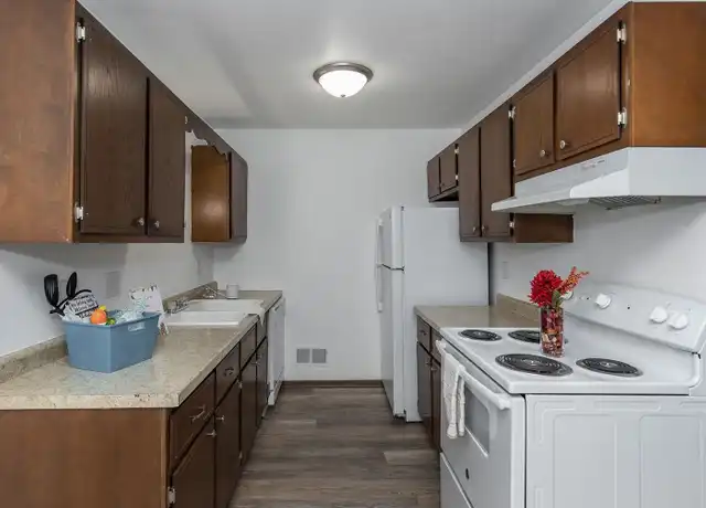 Property at 2419 Jebens Ave Apt 16, Davenport, IA, 52804, 1 bed, 1 bath, [object Object]