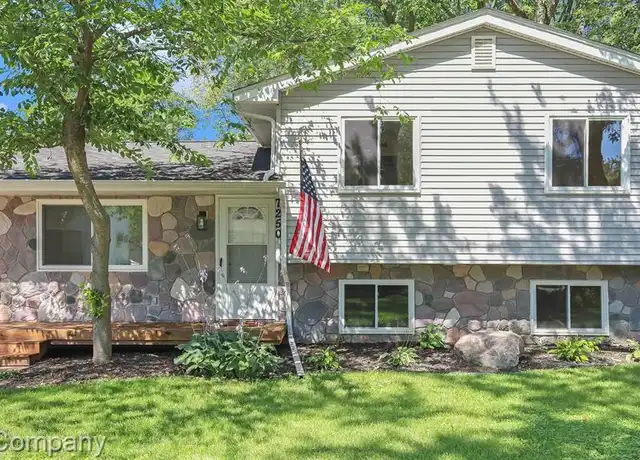 Property at 7250 Sandy Beach Dr, Waterford, MI, 48329, 3 beds, 2 baths, [object Object]